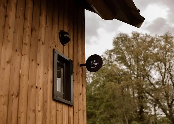 Holiday home Oak House Vrijstaand Bad En Hottub Op Biobrandstof Nistelrode